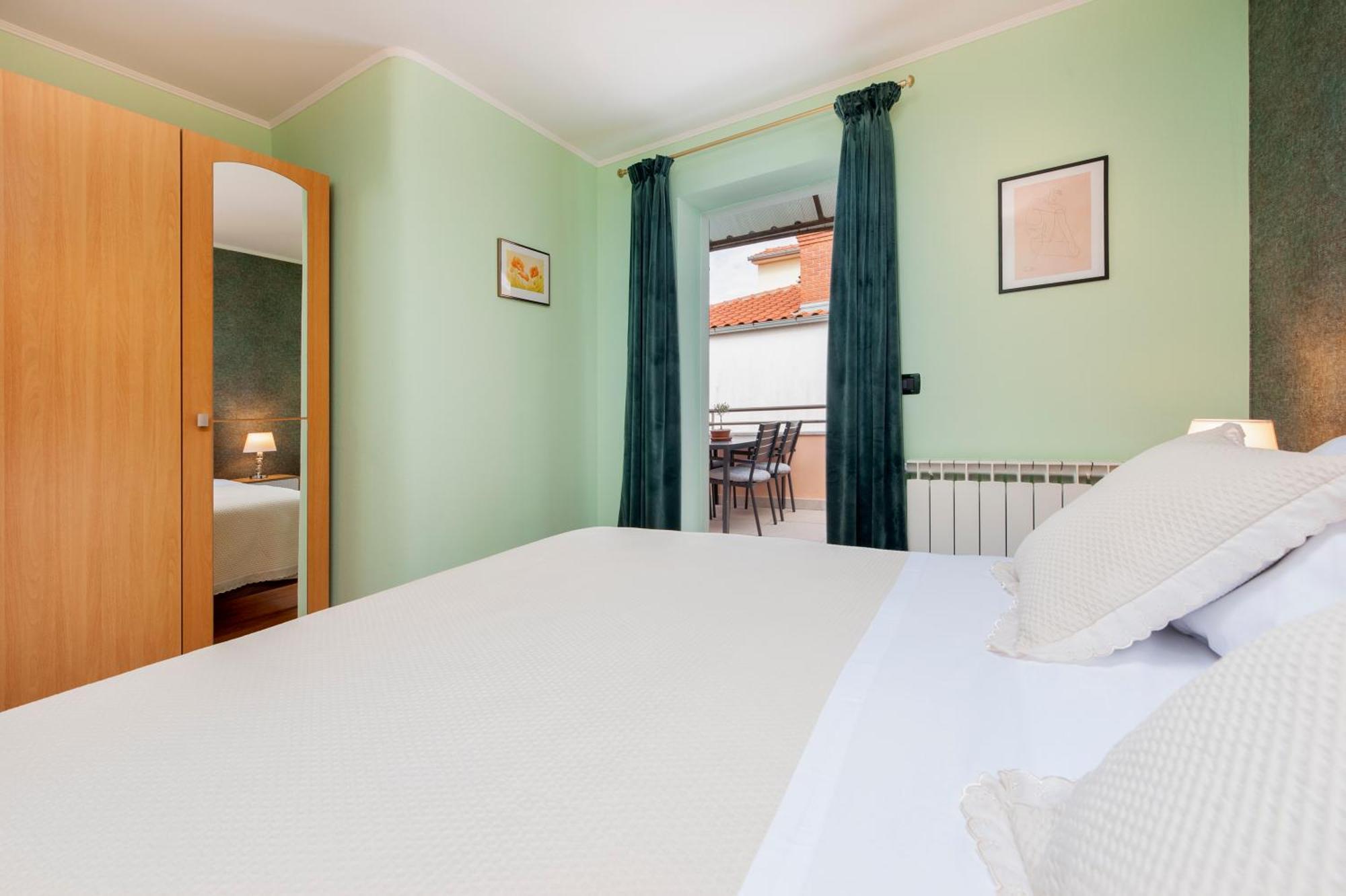 Olea Magica Apartments Ровинь Экстерьер фото