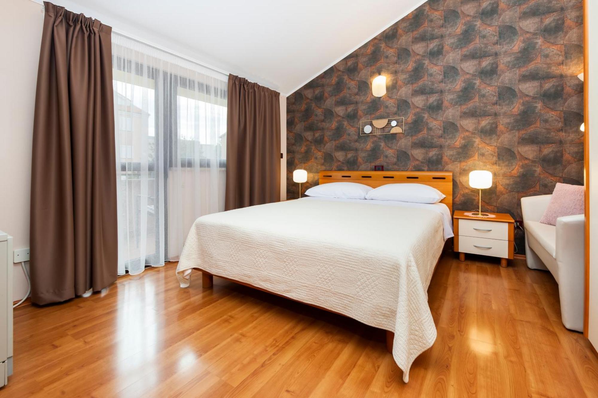 Olea Magica Apartments Ровинь Экстерьер фото